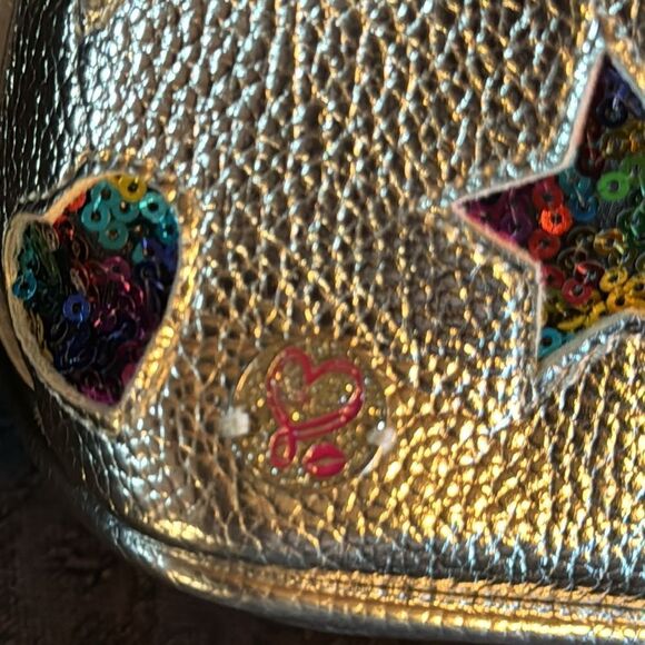 Betsey Johnson Collaboration with JoJo Siwa Metallic Bucket Bag. - Picture 7 of 10